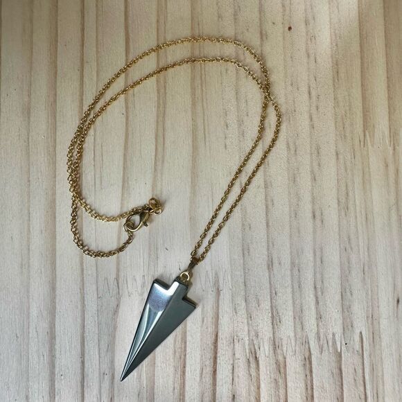 Black Hematite Arrowhead Pendant Necklace on Gold Tone Chain - Picture 5 of 5